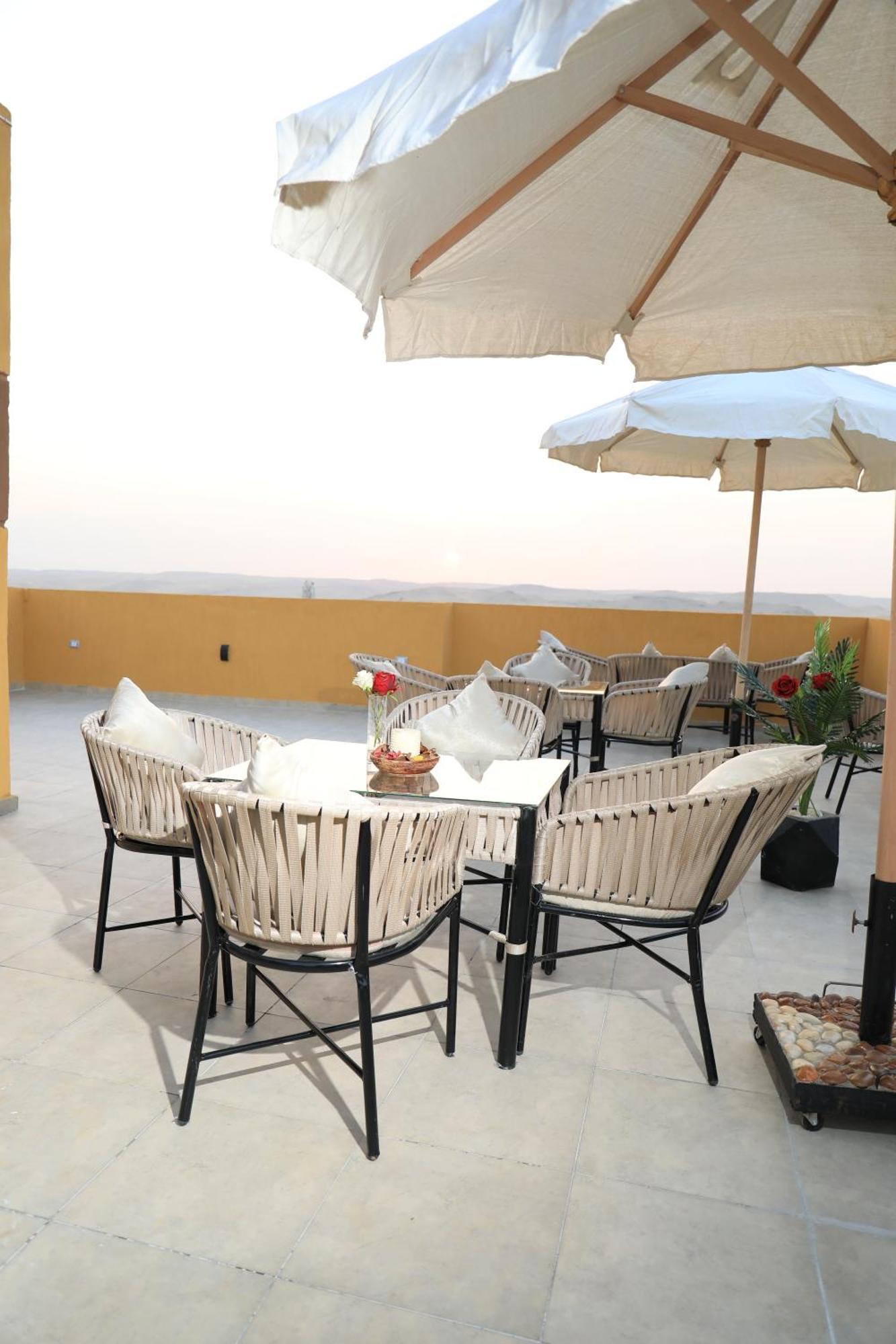 Pyramids Heart Hotel Kafret el-Gabal Exteriör bild
