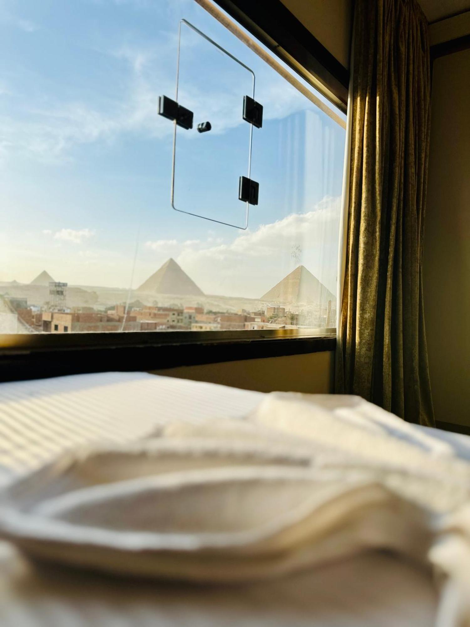 Pyramids Heart Hotel Kafret el-Gabal Exteriör bild